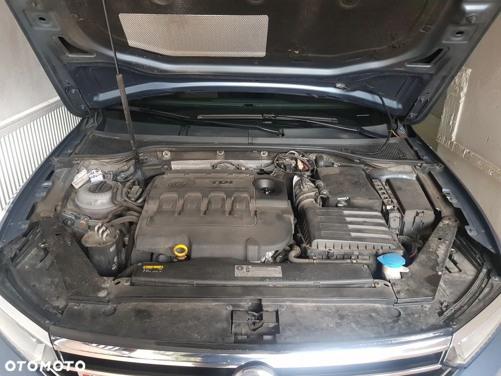 Volkswagen Passat 2.0 TDI BMT 4Mot Highline DSG - 25