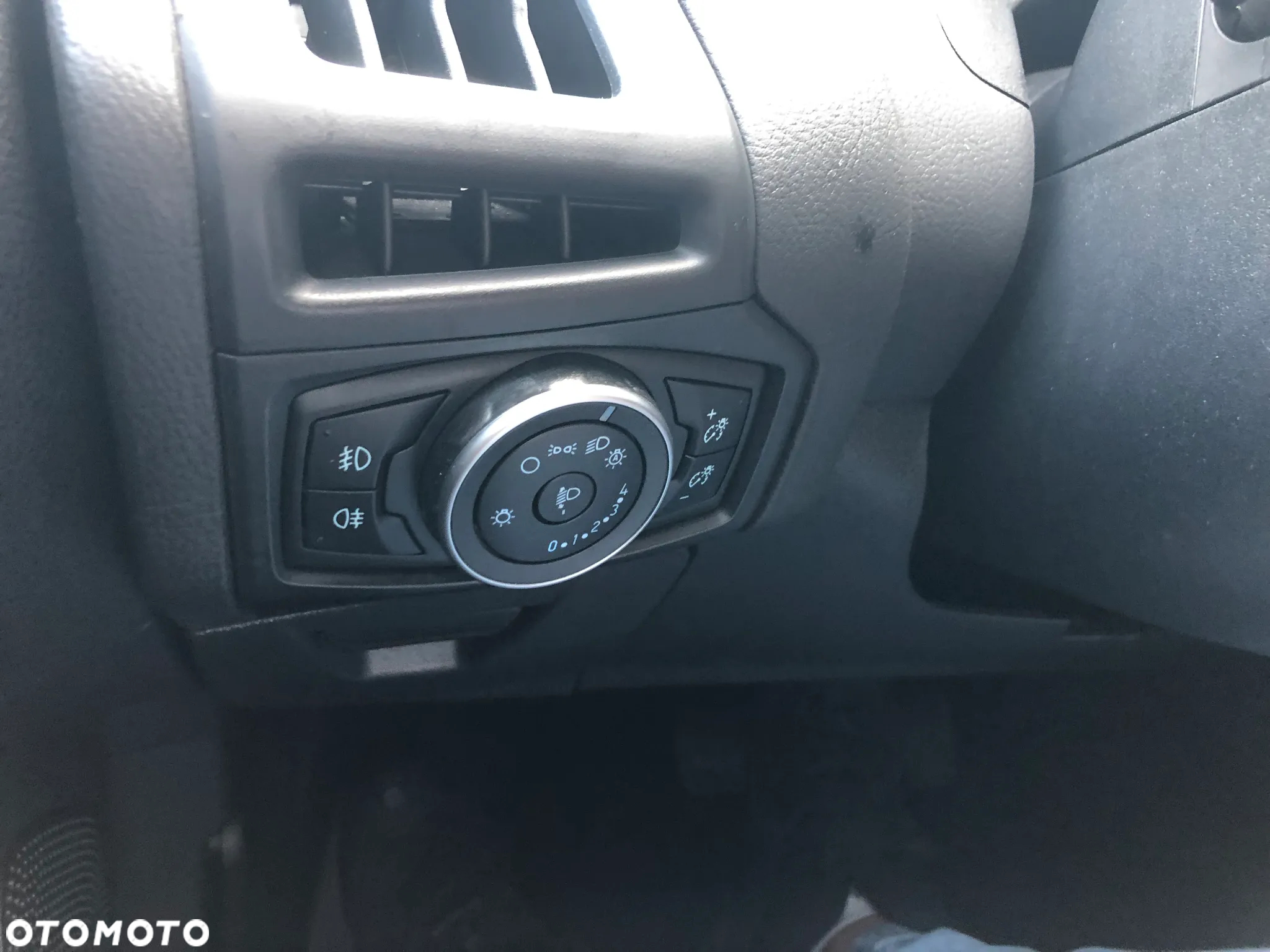 Ford Focus 1.0 EcoBoost Titanium - 33