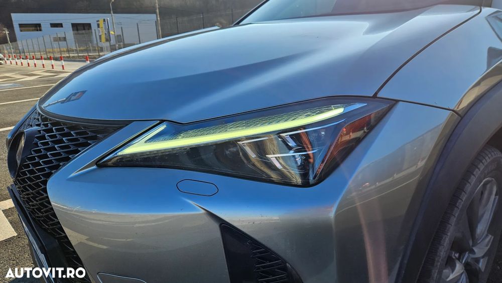Lexus UX 250h 2.0L HEV 20H- (178 HP) 4X4 CVT F Sport - 3