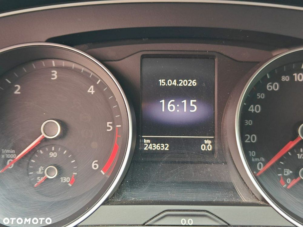Volkswagen Passat - 20