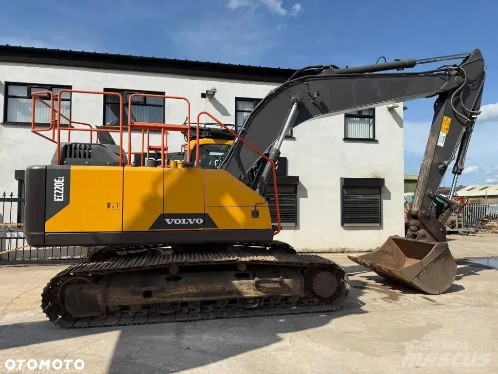 Volvo EC 220 El - 5