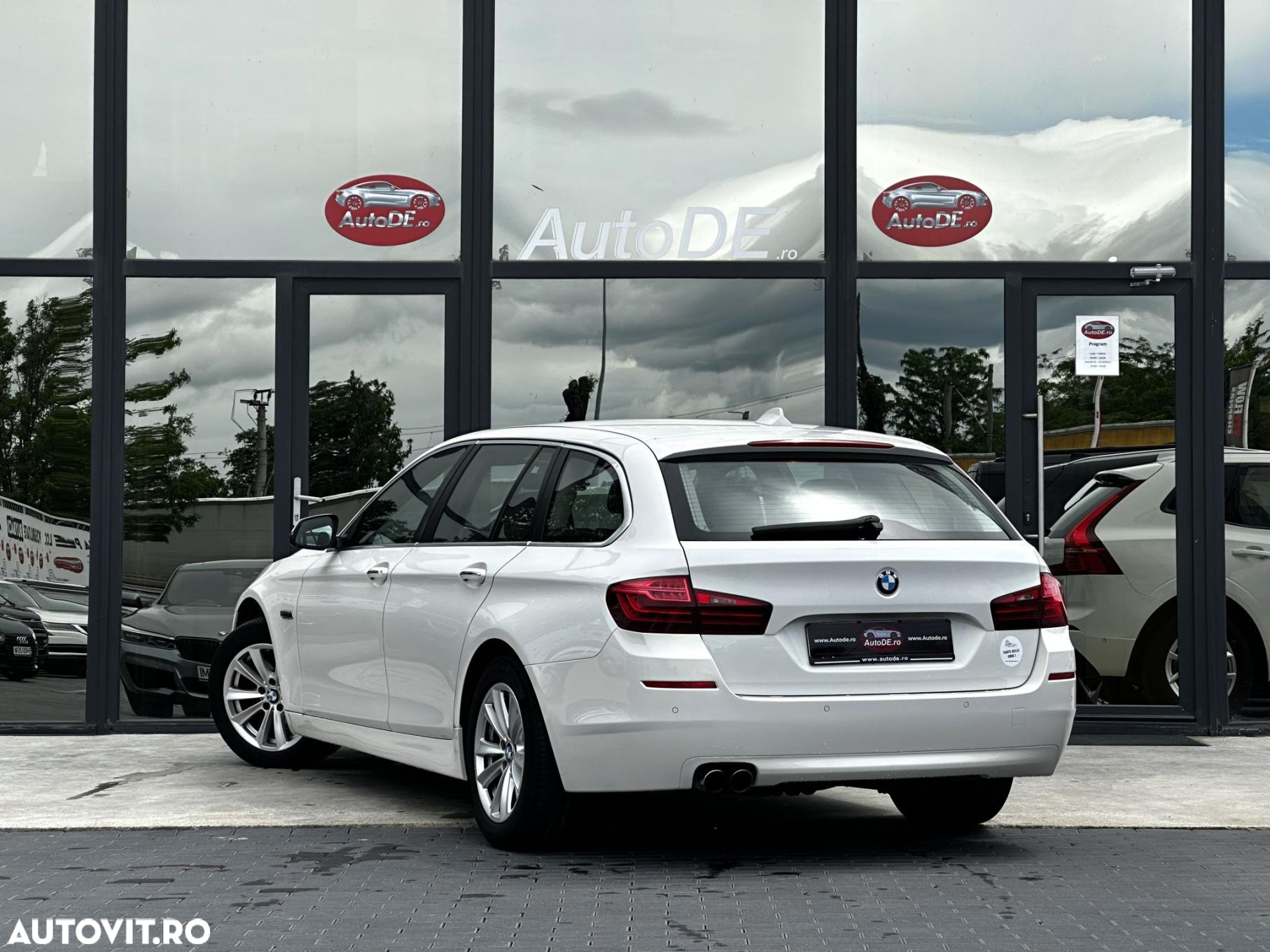 BMW Seria 5 518d Touring Aut. - 3