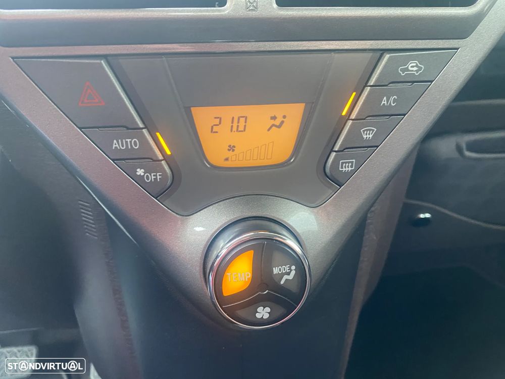 Toyota iQ 1.0 Multidrive + - 32