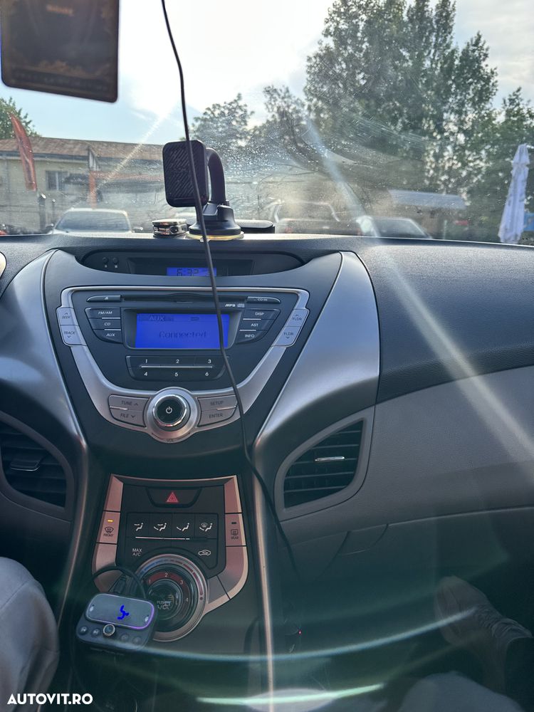 Hyundai Elantra 1.6 MPi - 6
