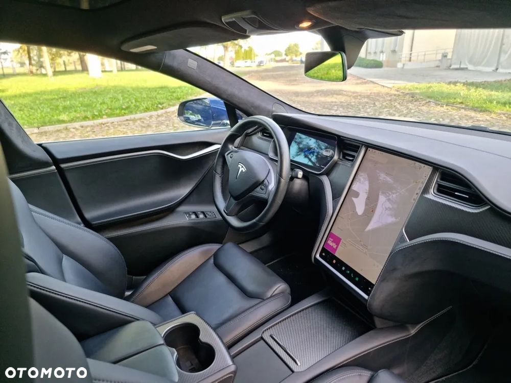 Tesla Model S - 28