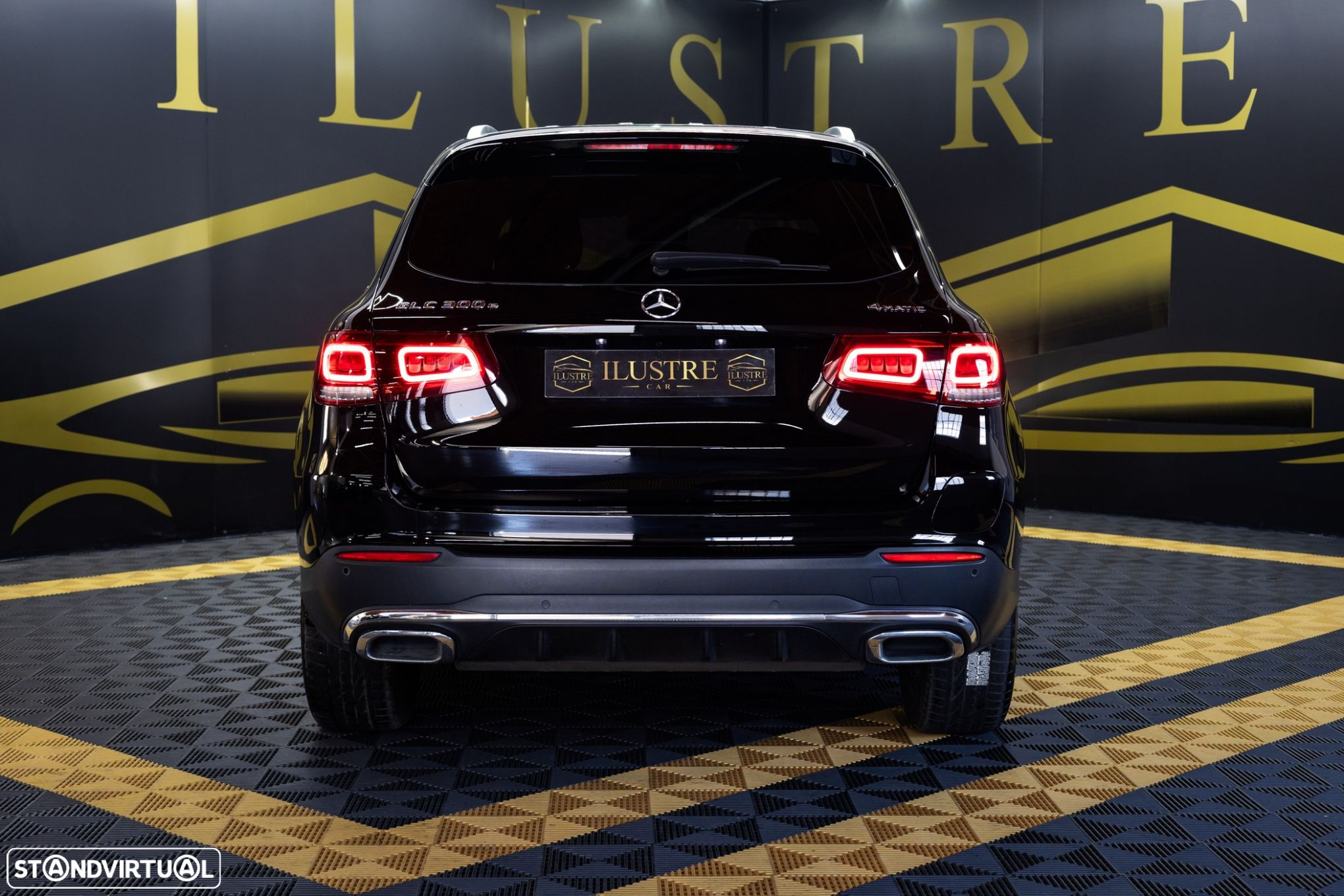Mercedes-Benz GLC 300 e 4Matic - 4