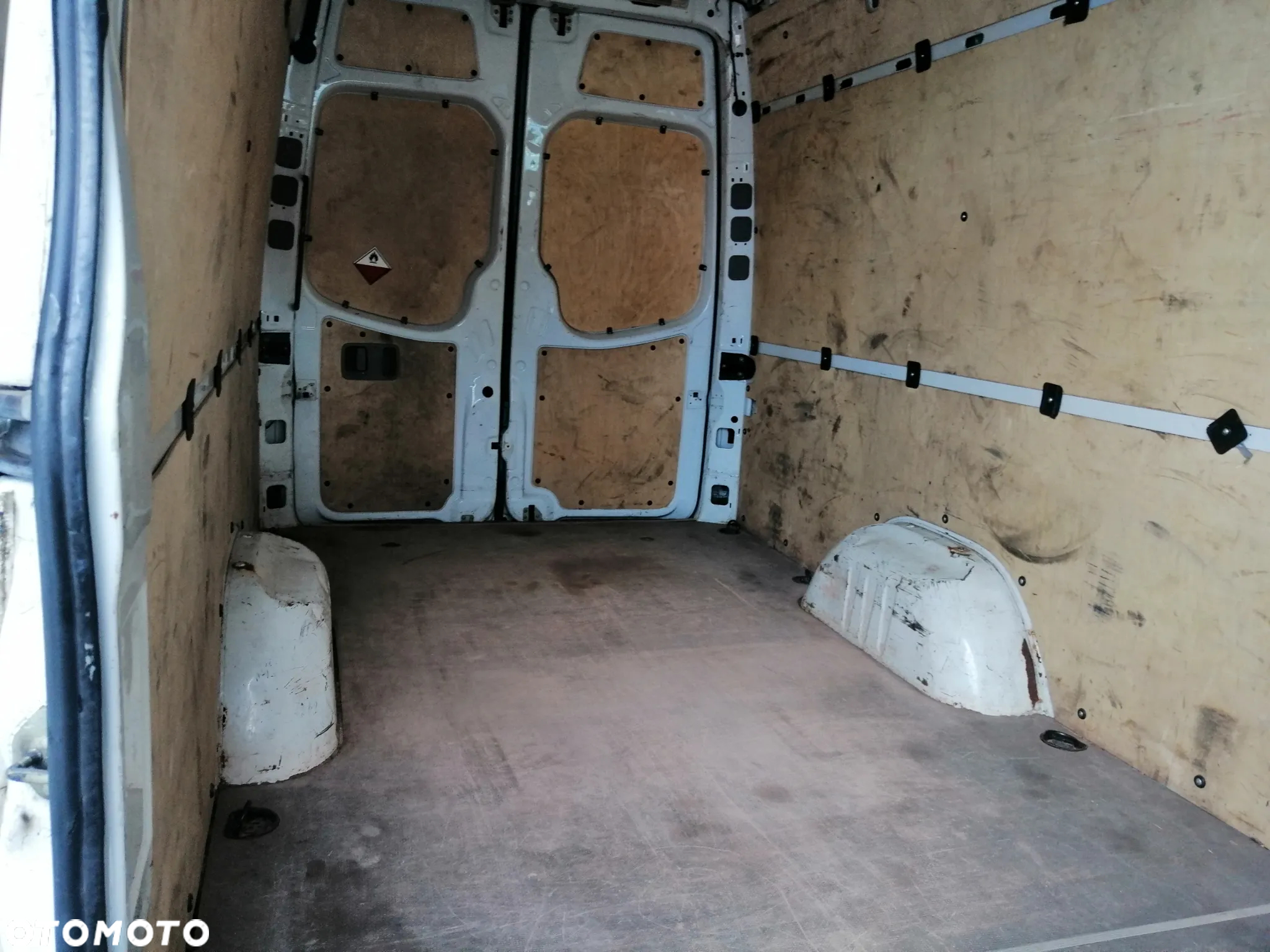 Mercedes-Benz Sprinter - 17