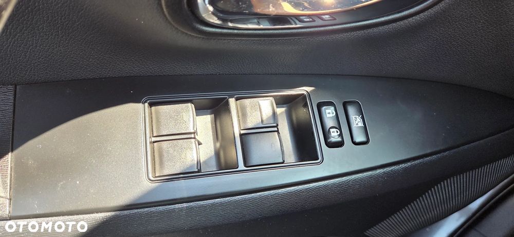 Toyota Avensis 1.8 Premium - 29