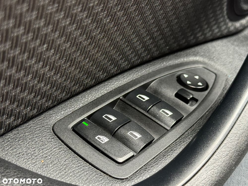 BMW X1 xDrive18d Advantage sport - 6