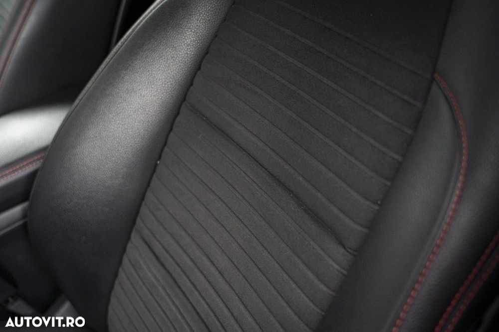 Mercedes-Benz GLA 220 4MATIC - 32