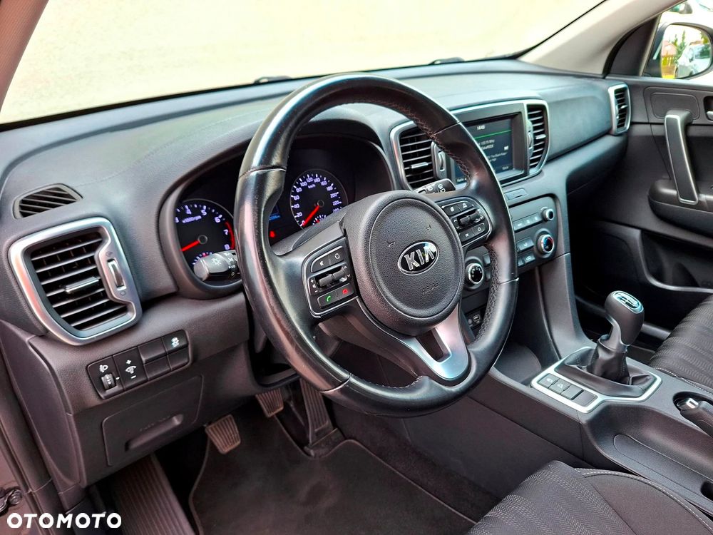 Kia Sportage 1.6 GDI 2WD Attract - 32