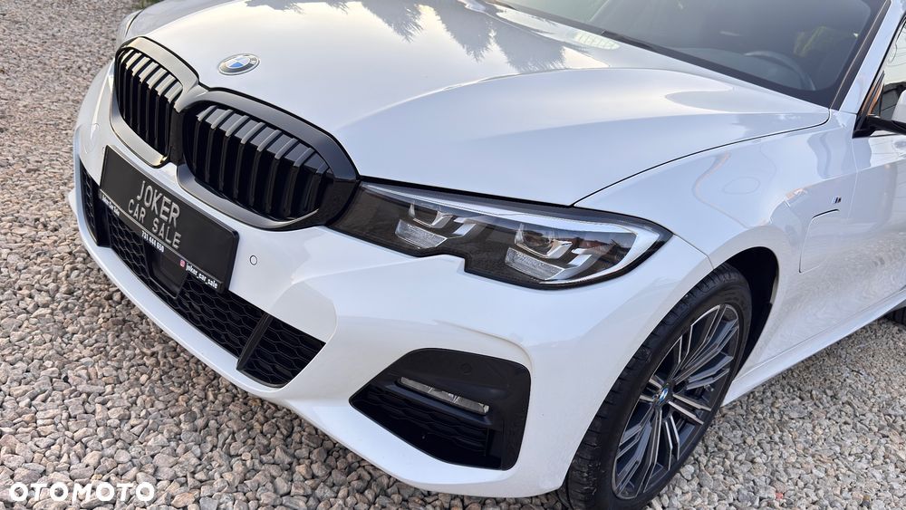 BMW Seria 3 330e M Sport - 6