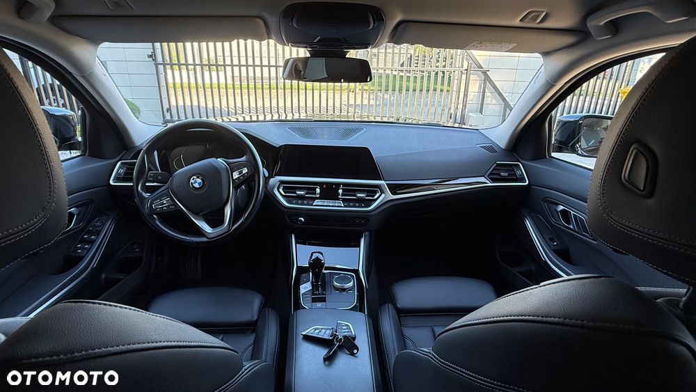 BMW Seria 3 318d mHEV M Sport - 19