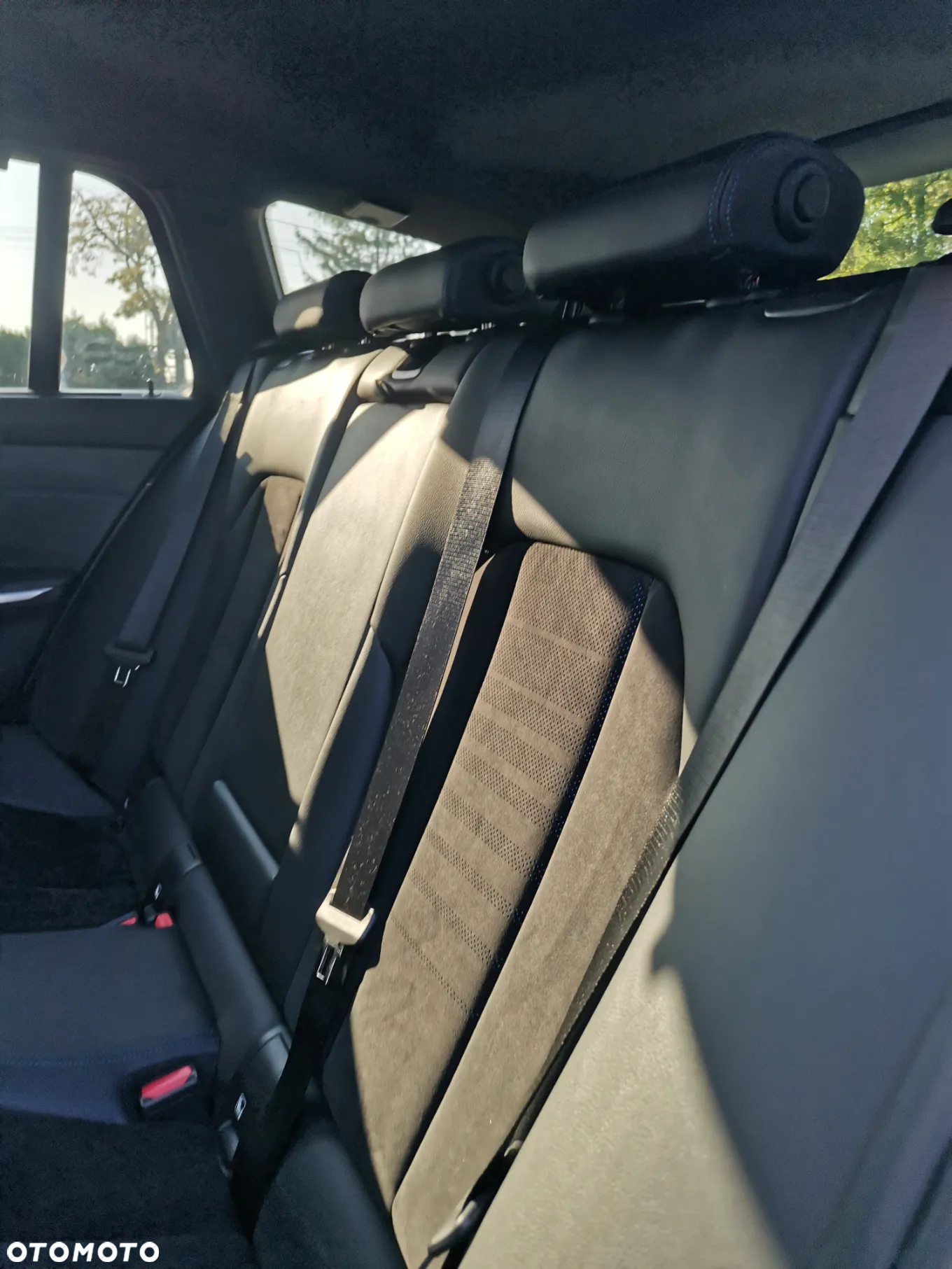 BMW Seria 3 330e M Sport sport - 23