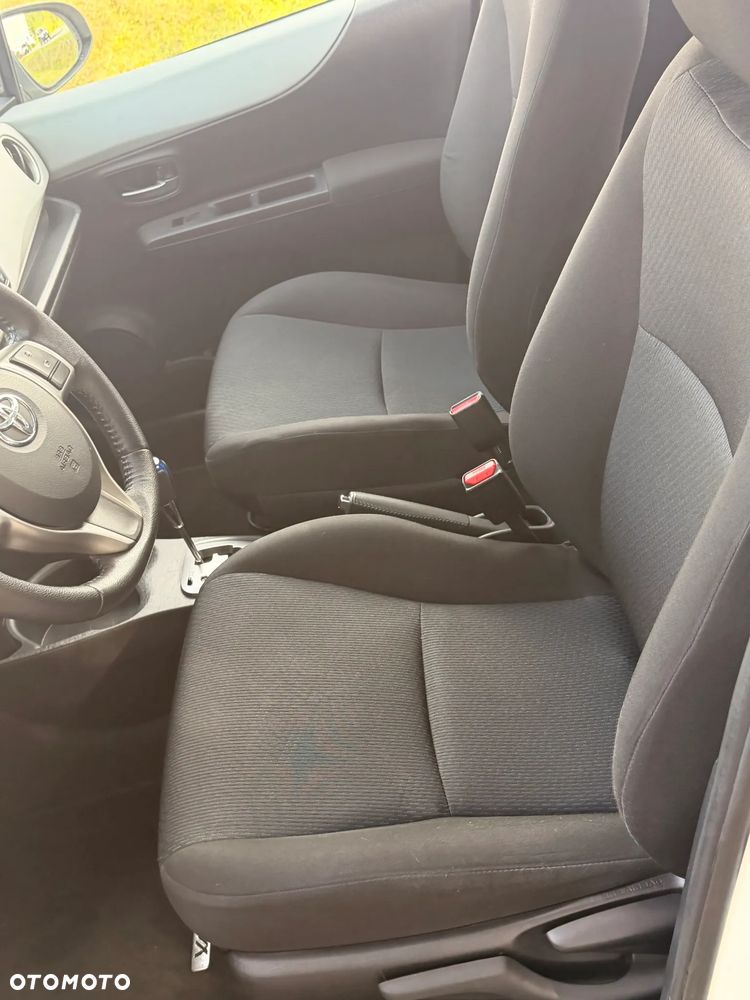 Toyota Yaris - 40