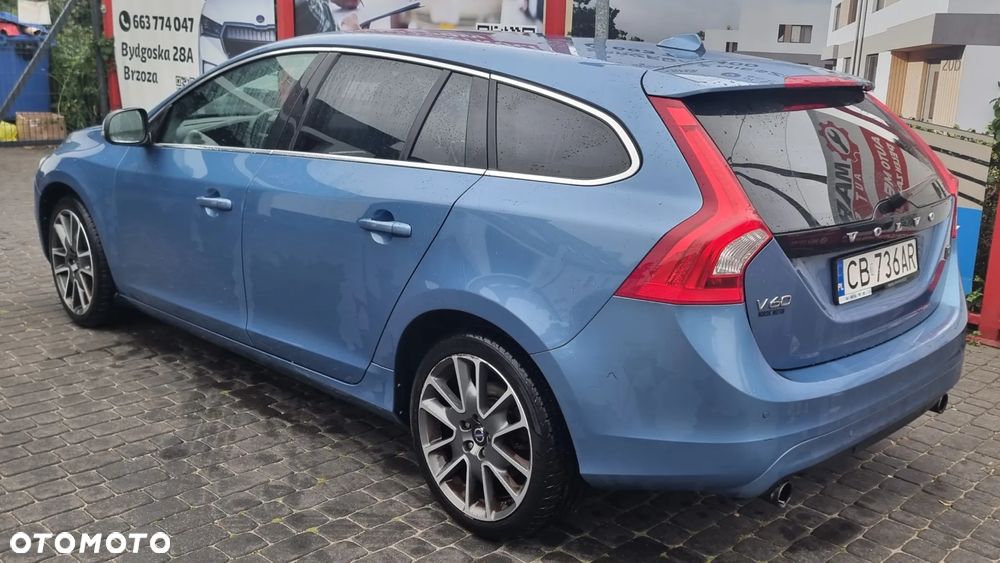 Volvo V60 T3 Momentum - 3