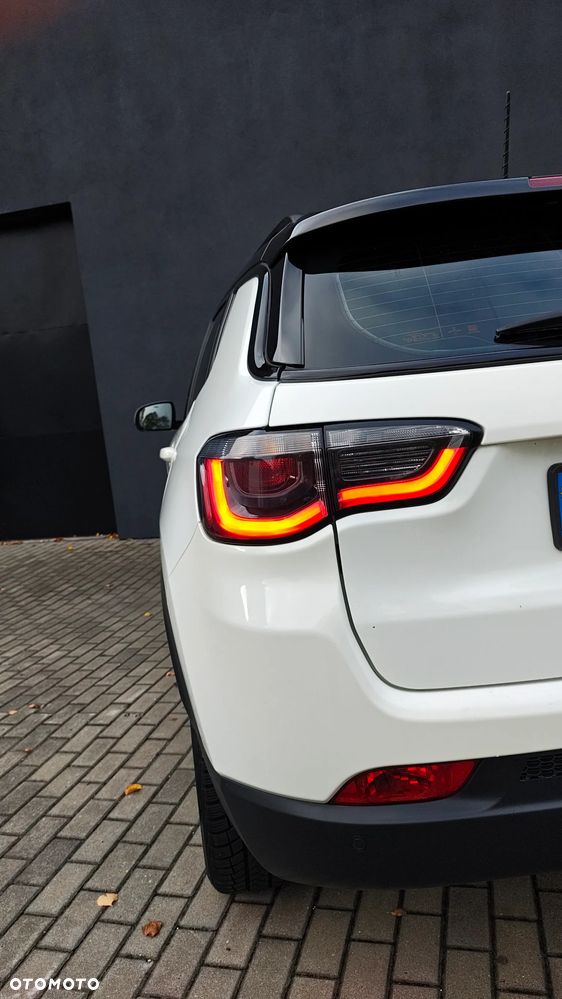 Jeep Compass - 25