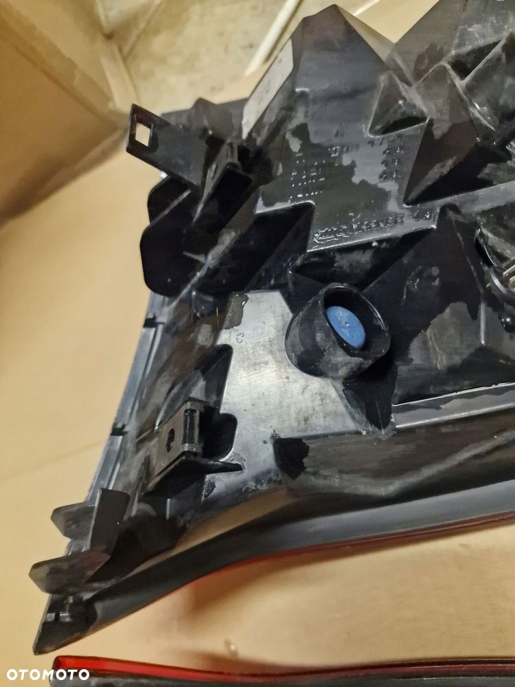 lampa tylna porsche cayenne 7p lewa 7p5945096t lub prawa 7p5945096t - 3