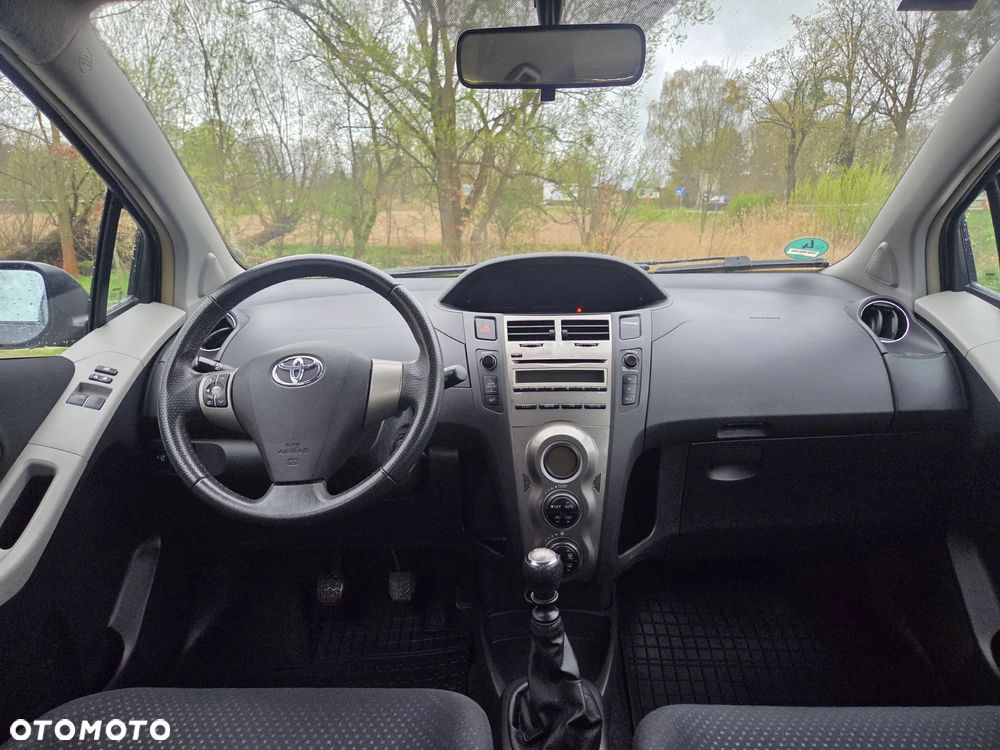 Toyota Yaris 1.33 VVT-i Sol - 10