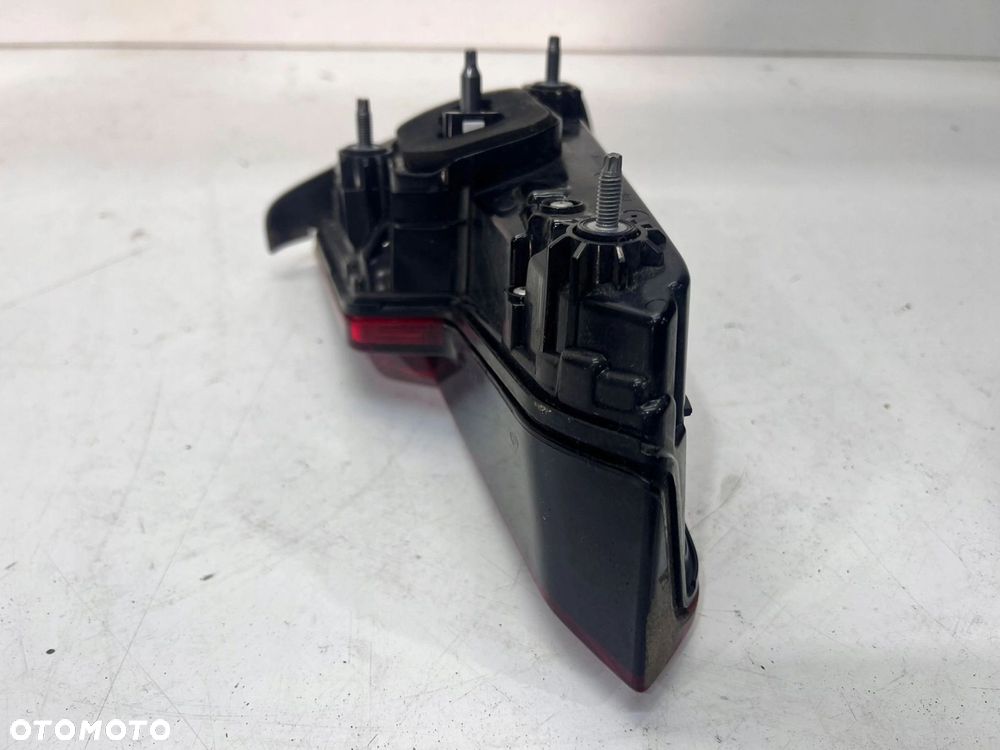 LAMPA PRAWY TYŁ W KLAPĘ LED AUDI A4 B9 SEDAN 8W5945094B - 3