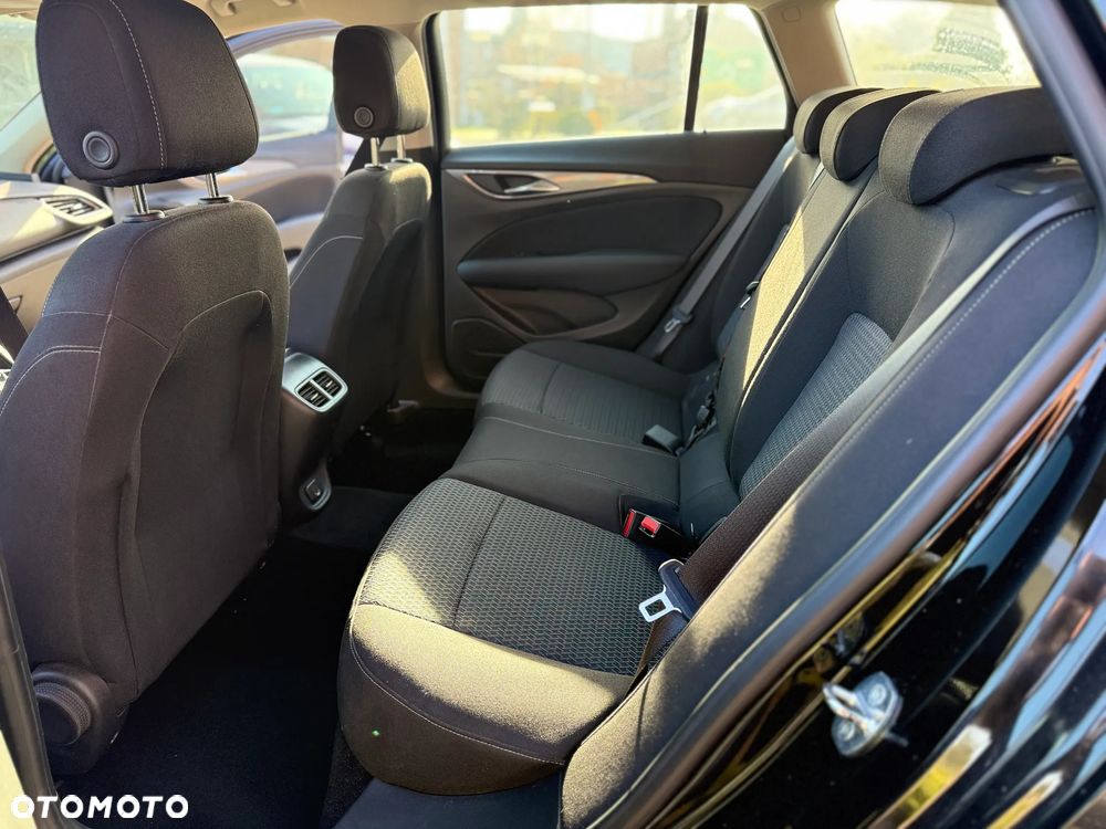 Opel Insignia - 24