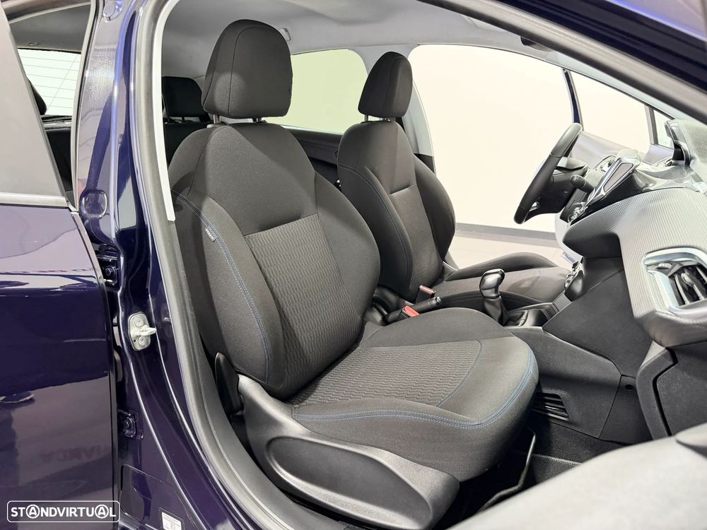 Peugeot 208 1.2 PureTech Style - 37