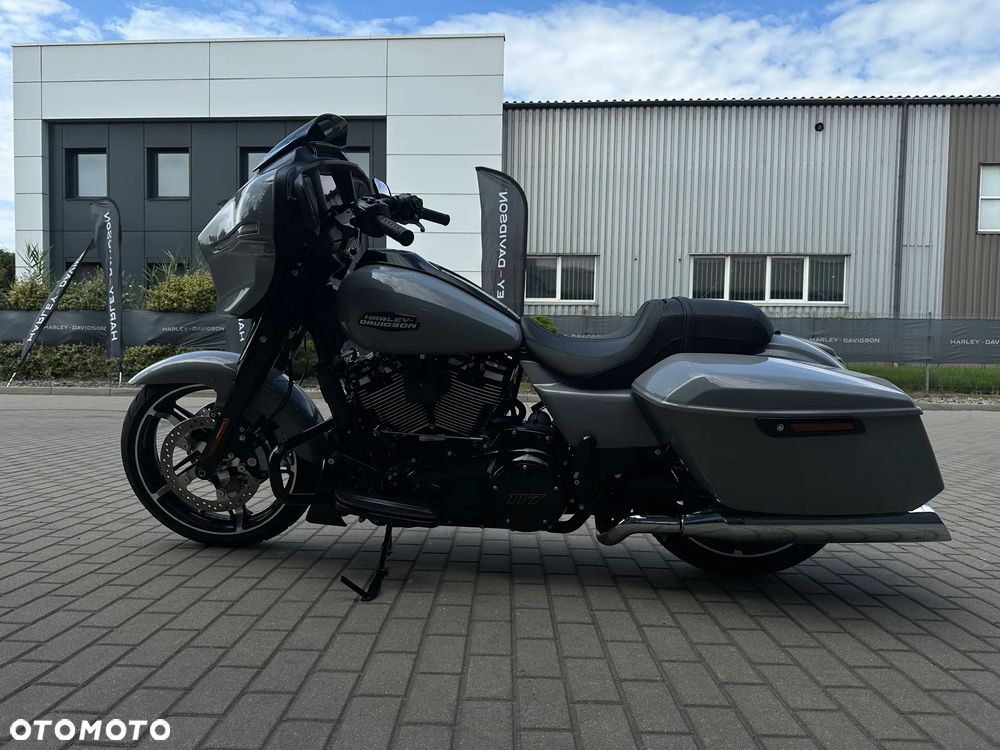 Harley-Davidson Touring Street Glide - 2