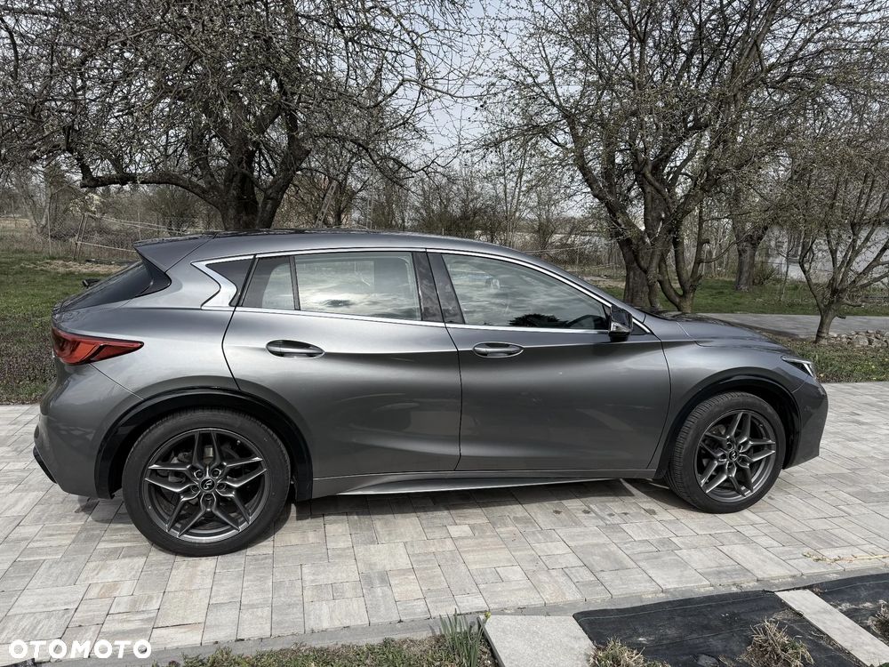 Infiniti Q30 1.6t DCT Sport - 2
