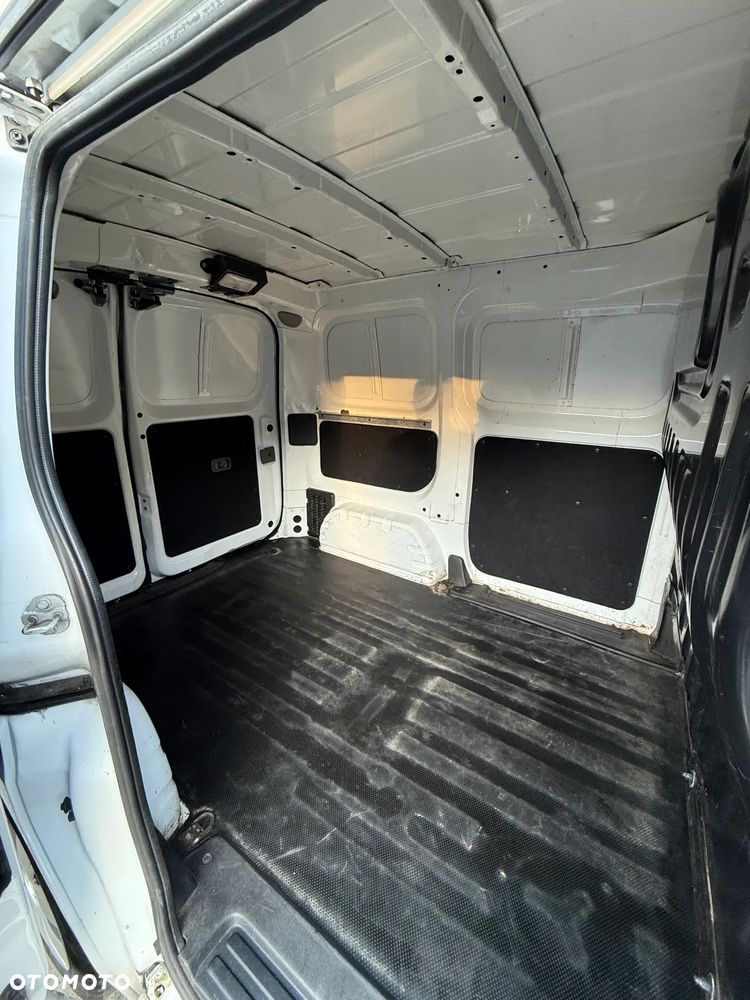 Nissan NV200 - 14