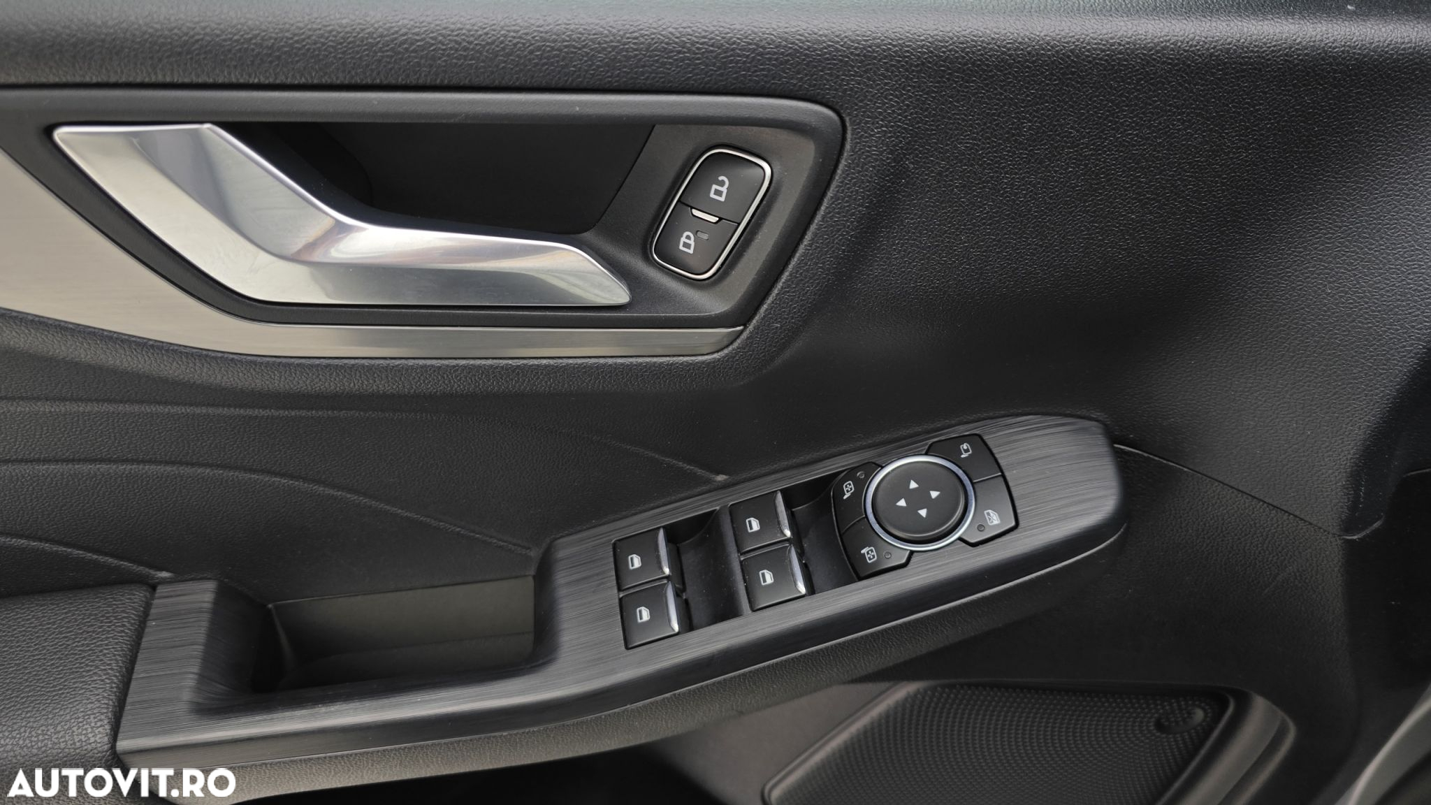 Ford Kuga - 11