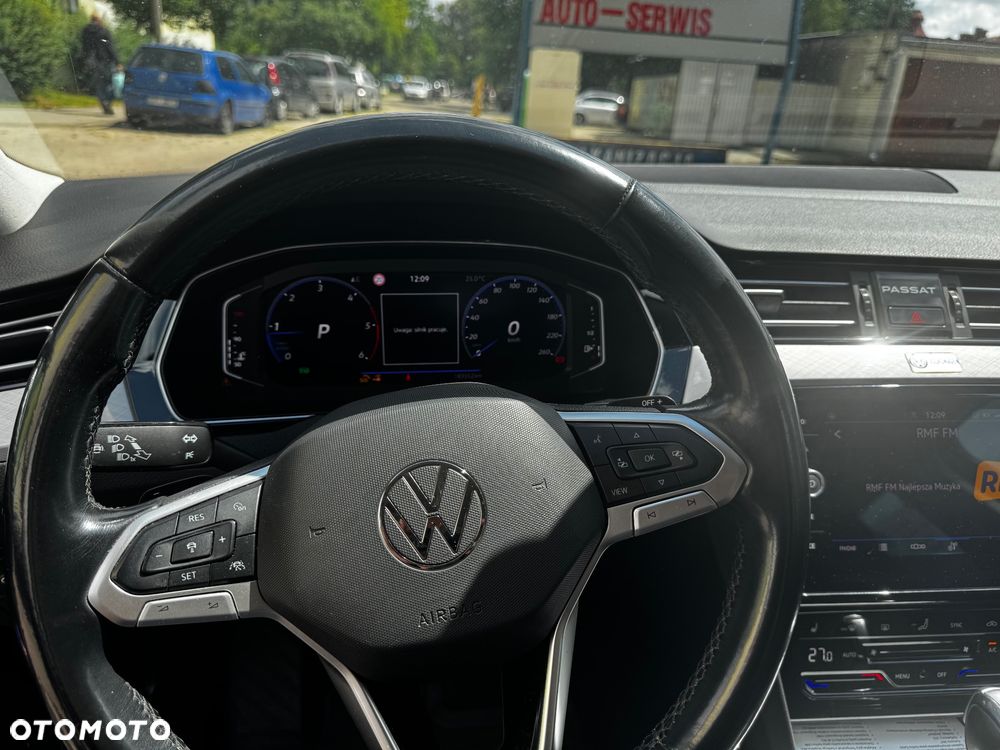 Volkswagen Passat 2.0 TDI SCR DSG Comfortline - 5