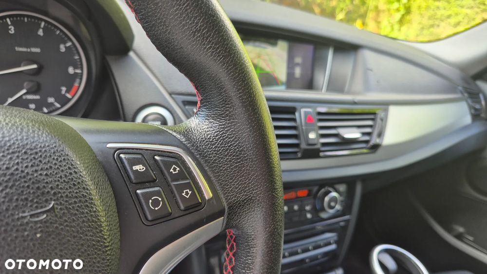 BMW X1 xDrive20i Sport Line - 19