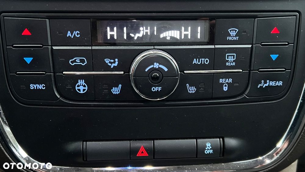 Lancia Voyager - 18