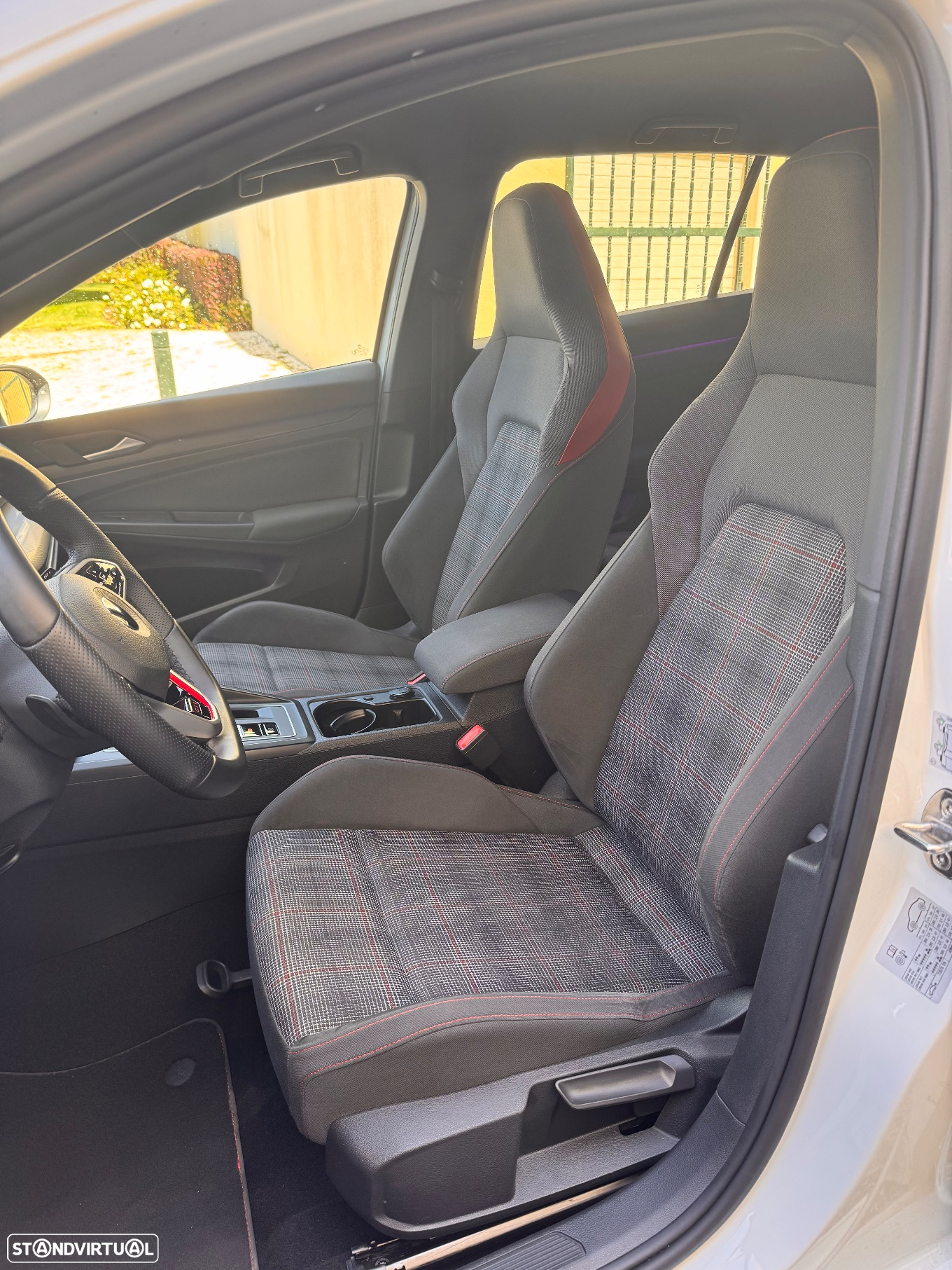 VW Golf 2.0 TSI GTI DSG - 16