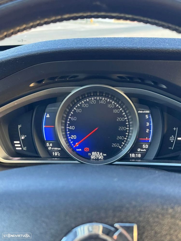 Volvo V40 2.0 D2 R-Design - 5