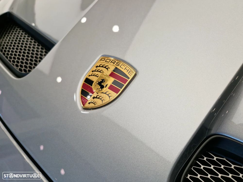 Porsche 911 (992) GT3 PDK - 17