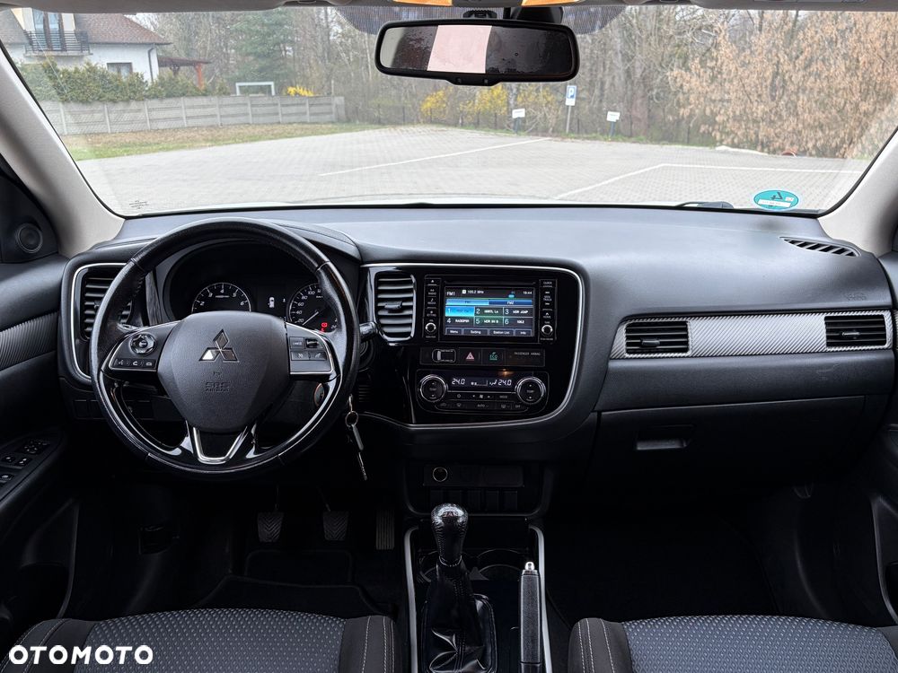 Mitsubishi Outlander 2.0 2WD Invite - 13