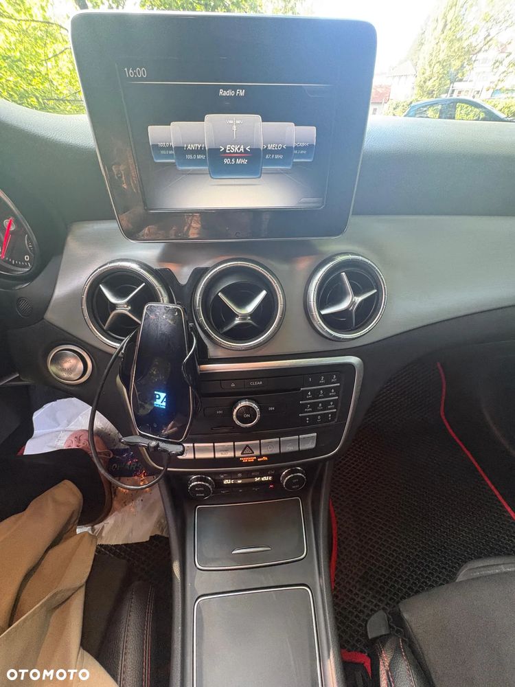 Mercedes-Benz CLA 200 d 4-Matic - 33