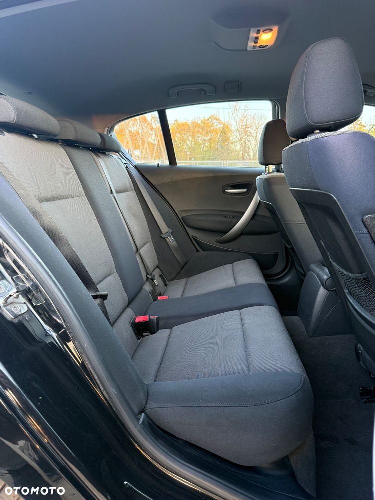 BMW Seria 1 120d DPF - 18