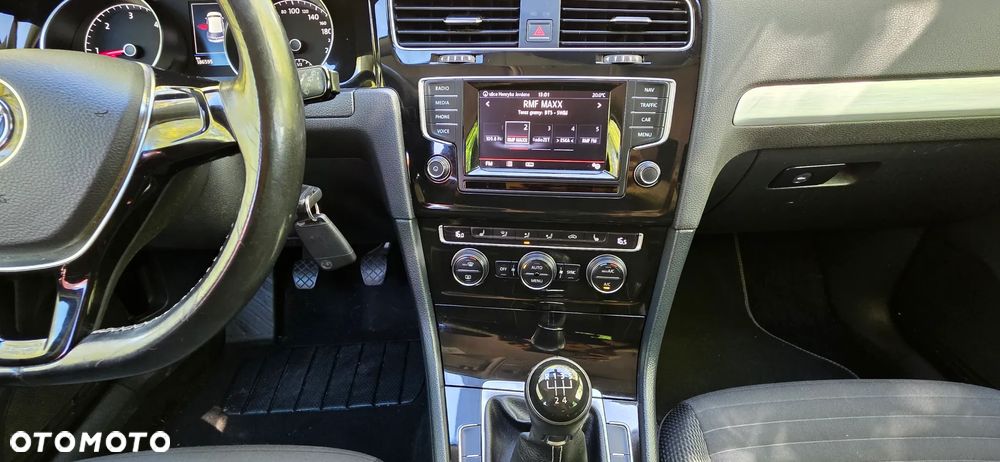 Volkswagen Golf - 9
