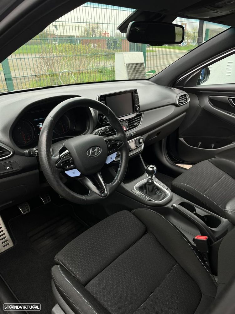 Hyundai i30 N 2.0 T-GDi Performance Pack - 2