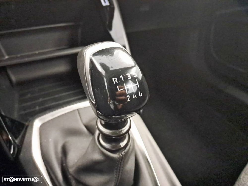 Peugeot 2008 1.2 Style - 21