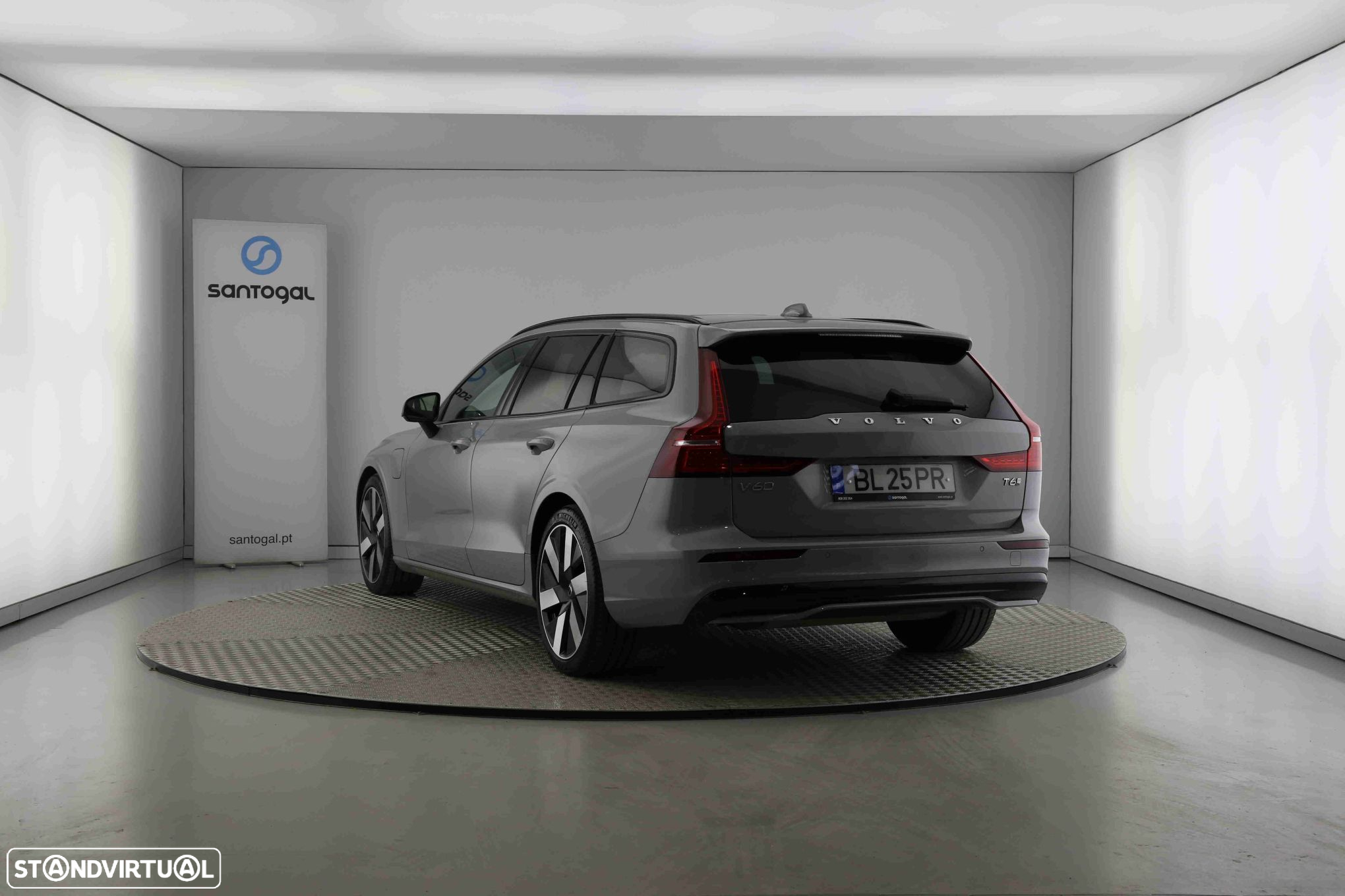 Volvo V60 2.0 T6 AWD TE Plus Dark - 4
