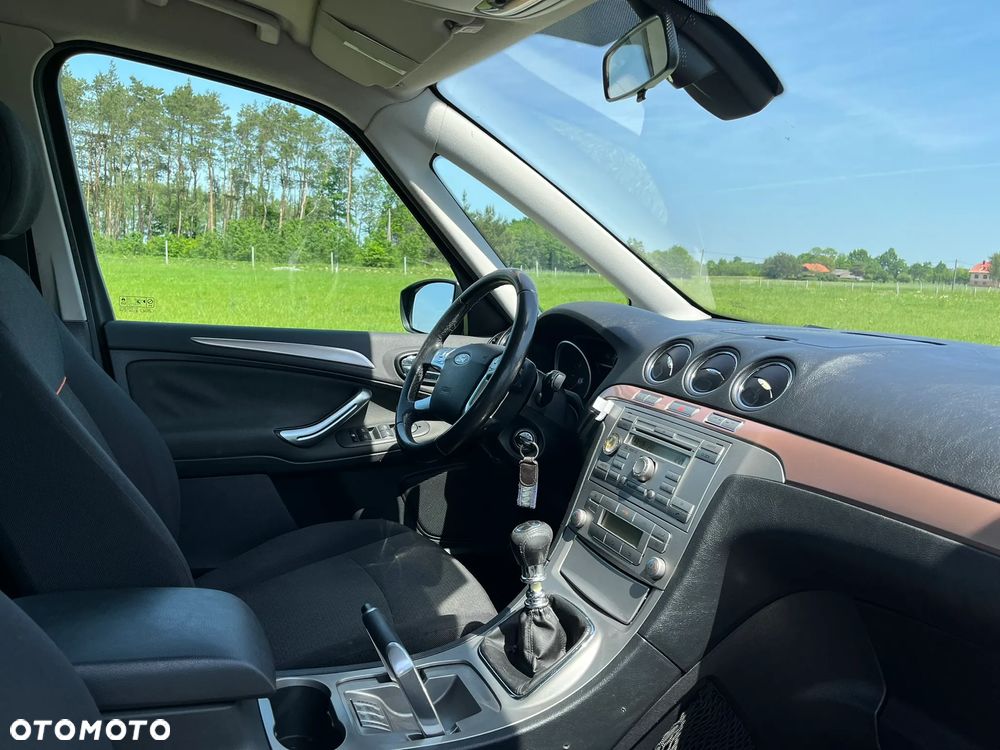 Ford Galaxy - 14