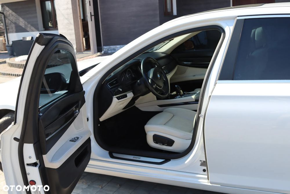 BMW Seria 7 750Li - 12