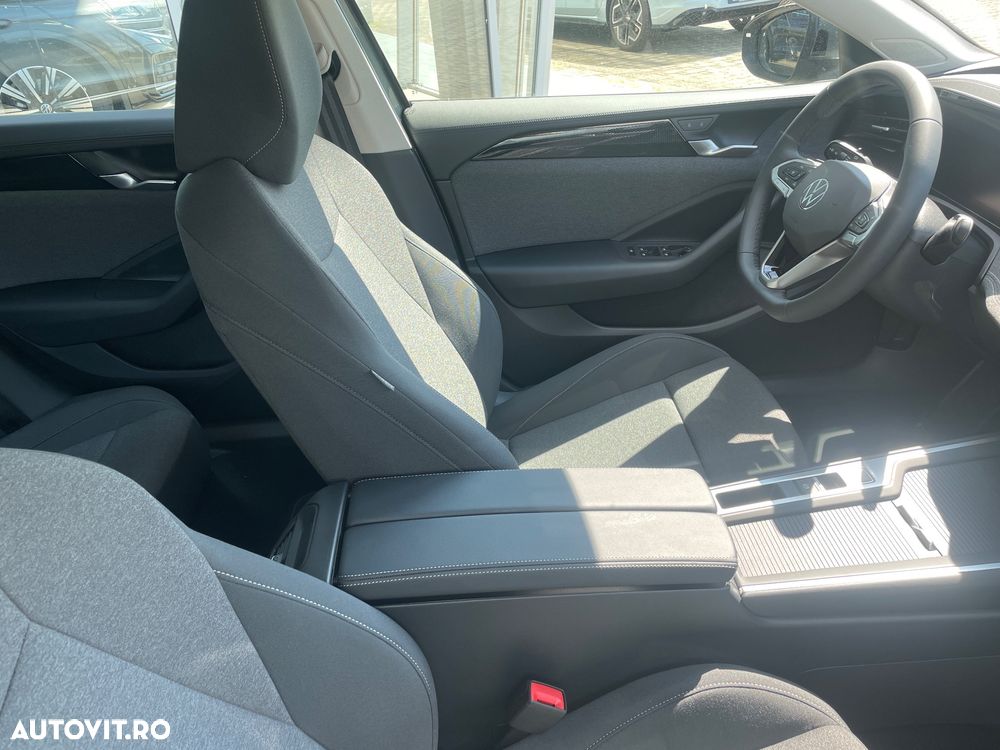 Volkswagen Passat 1.5 eTSI DSG MHEV Base - 4