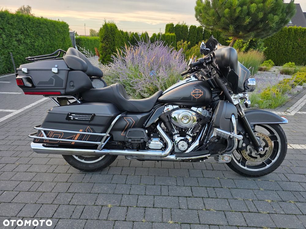 Harley-Davidson FLHTCU Ultra - 1