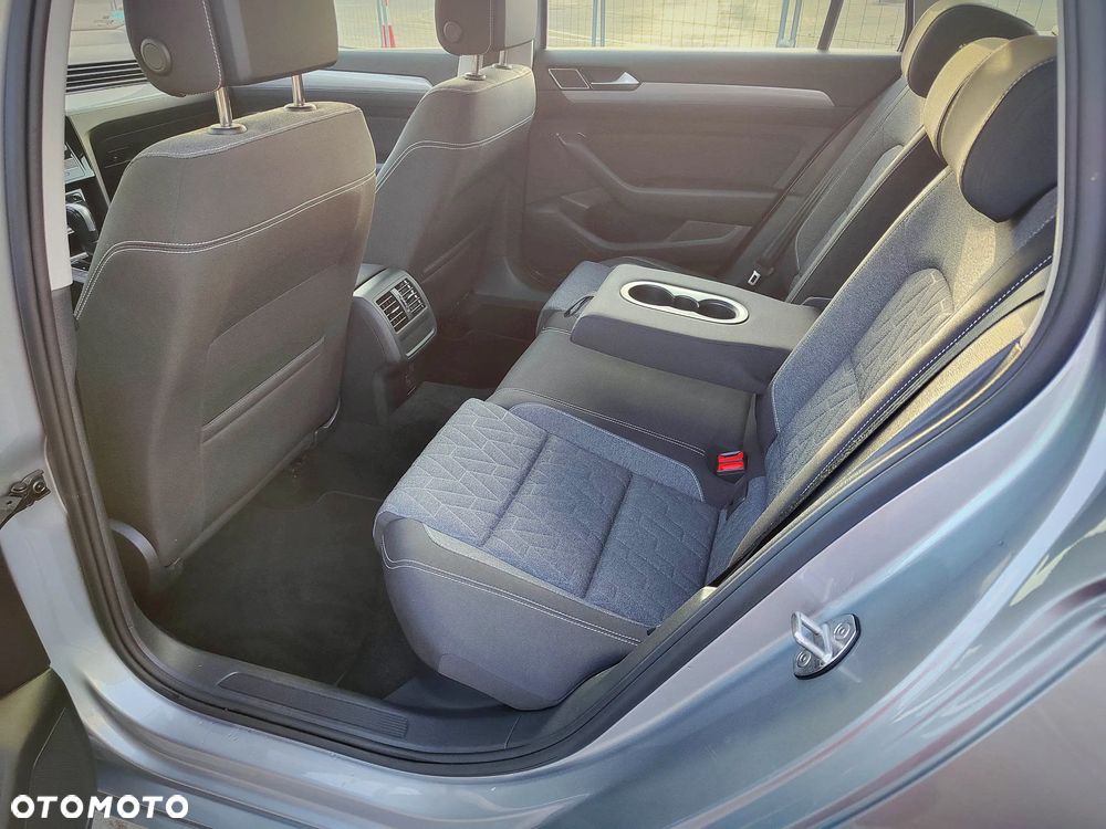 Volkswagen Passat Variant 2.0 TDI EVO Business DSG - 14
