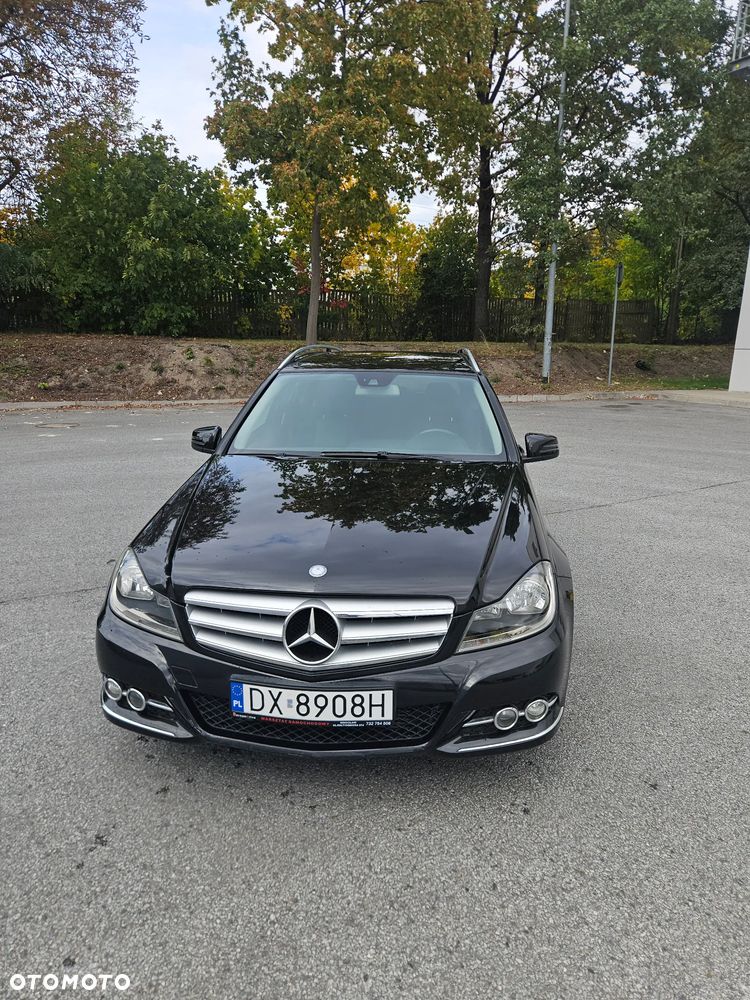 Mercedes-Benz C-Class 2011 photo 5
