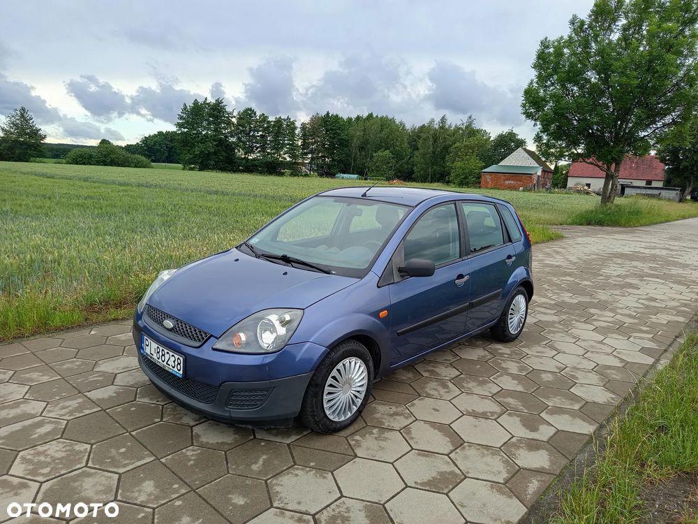 Ford Fiesta 1.3 Ambiente - 1